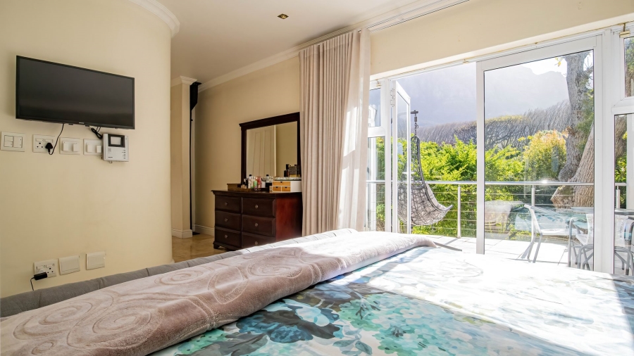 6 Bedroom Property for Sale in Newlands Western Cape